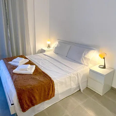 K-fofo - Steps From Station, & Town Center Apartment Anzio